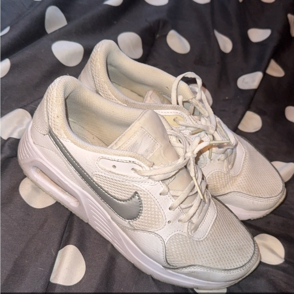 Nike Air Max 90s White and Gray Sneakers